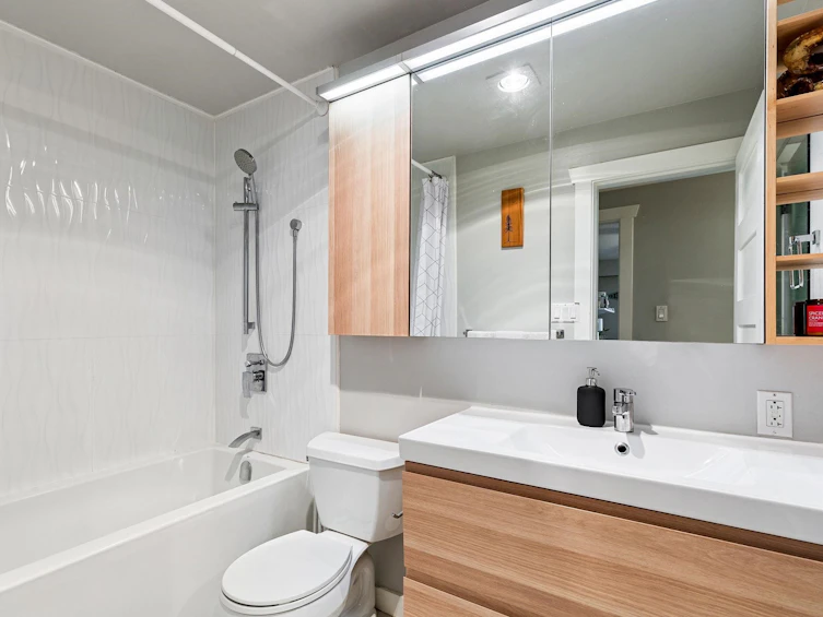 8965 Horne Street, Burnaby, BC, V3N 4J8 - 19
