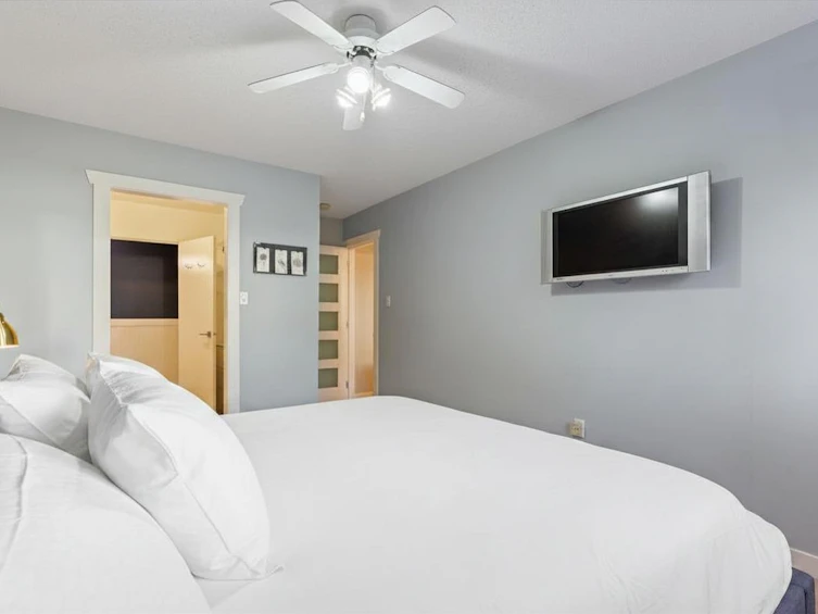 8965 Horne Street, Burnaby, BC, V3N 4J8 - 13