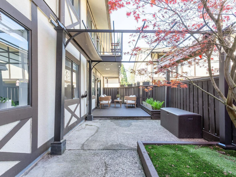 8965 Horne Street, Burnaby, BC, V3N 4J8 - 24
