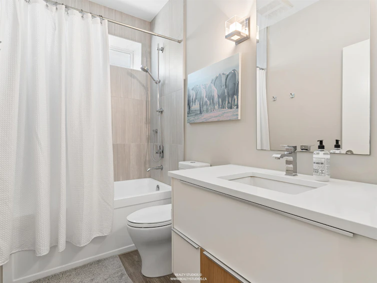 23 Ellesmere Avenue, Burnaby, BC, V5B 3S5 - 25