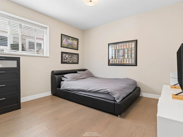 23 Ellesmere Avenue, Burnaby, BC, V5B 3S5 - 23