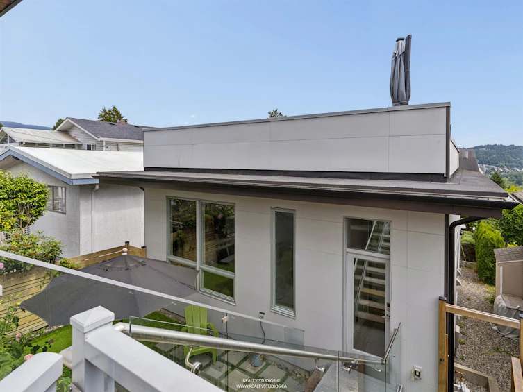 23 Ellesmere Avenue, Burnaby, BC, V5B 3S5 - 31