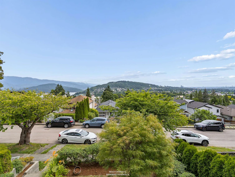 23 Ellesmere Avenue, Burnaby, BC, V5B 3S5 - 28