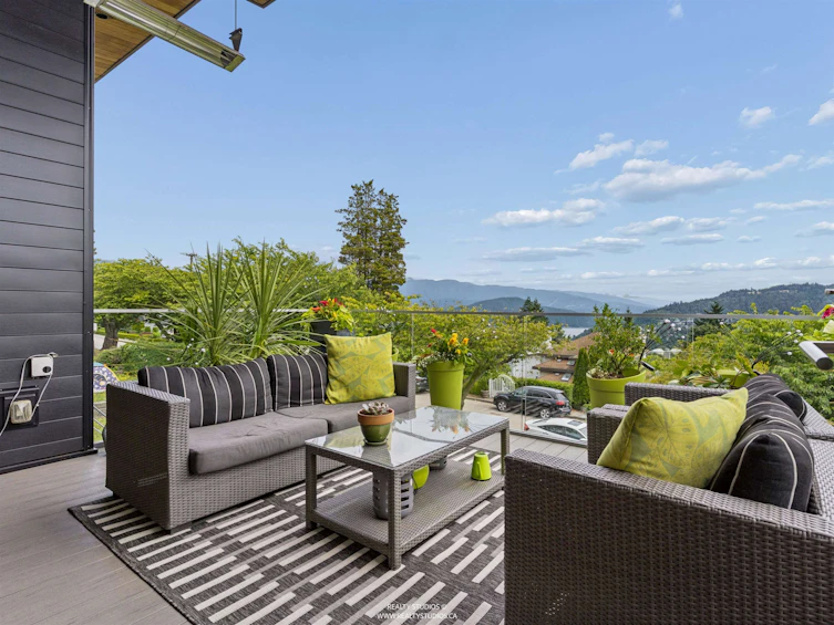23 Ellesmere Avenue, Burnaby, BC, V5B 3S5 - 3