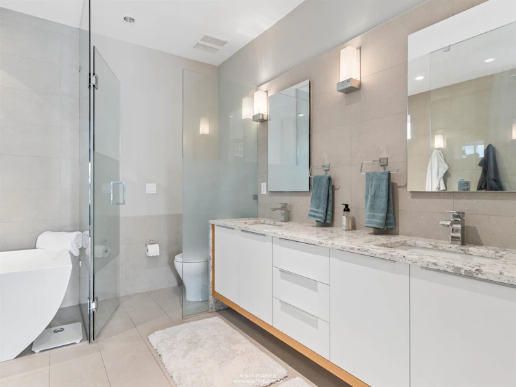 23 Ellesmere Avenue, Burnaby, BC, V5B 3S5 - 18