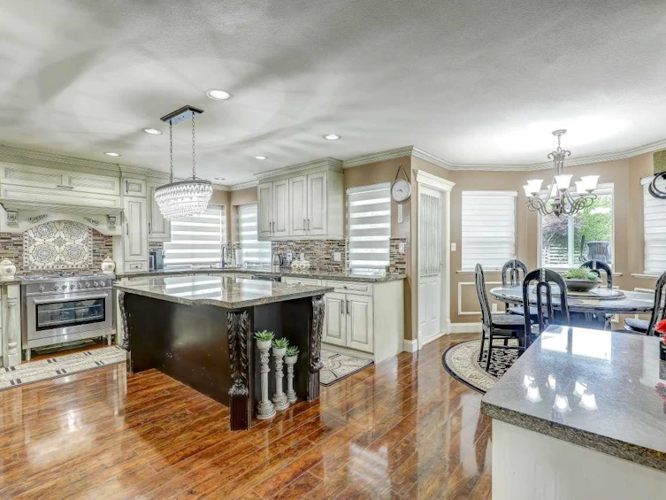 15341 80 Avenue, Surrey, BC, V3S 8Y4 - 15
