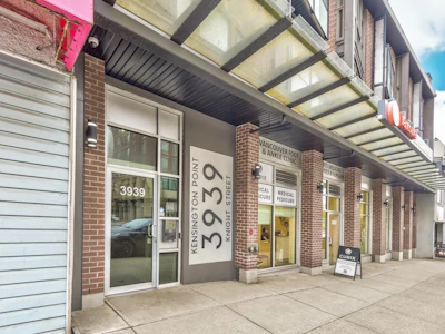 201-3939 Knight Street - 3