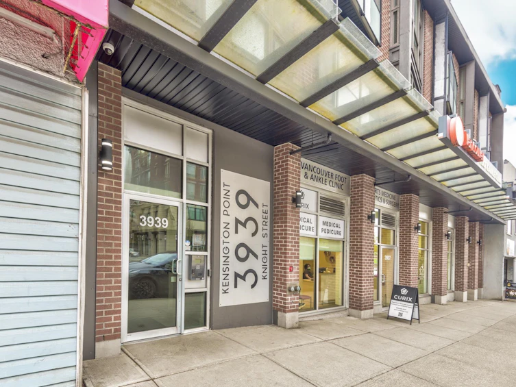201-3939 Knight Street, Vancouver, BC, V5N 3L8 - 3