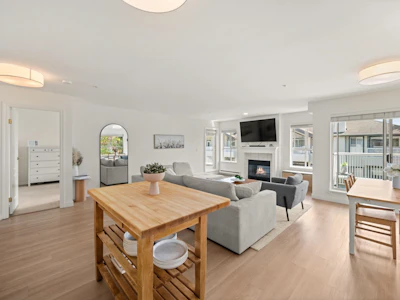 309-15272 20 Avenue - 4
