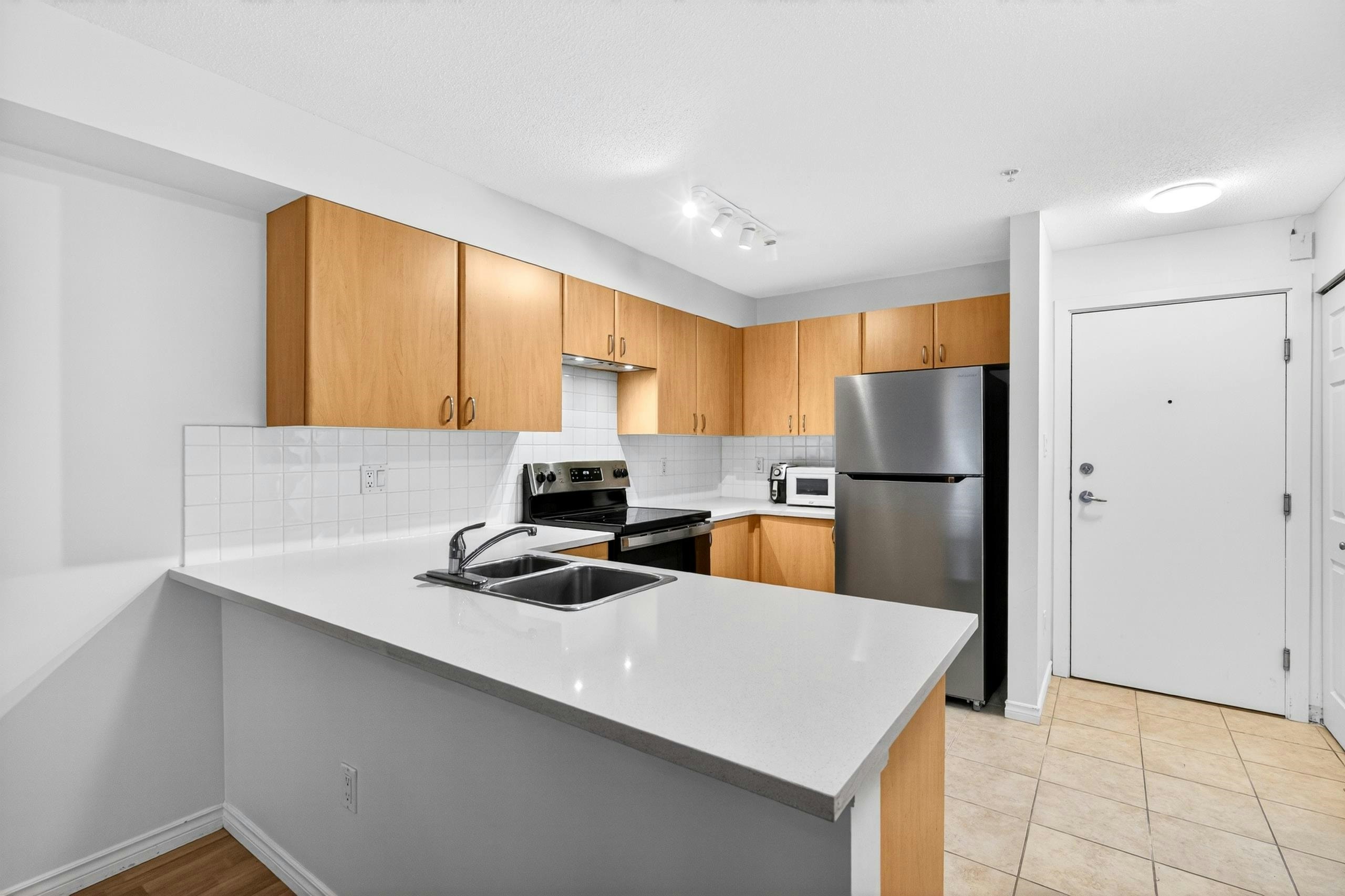 105-14859 100 Avenue, Surrey, BC, V3R 2V5 - 16
