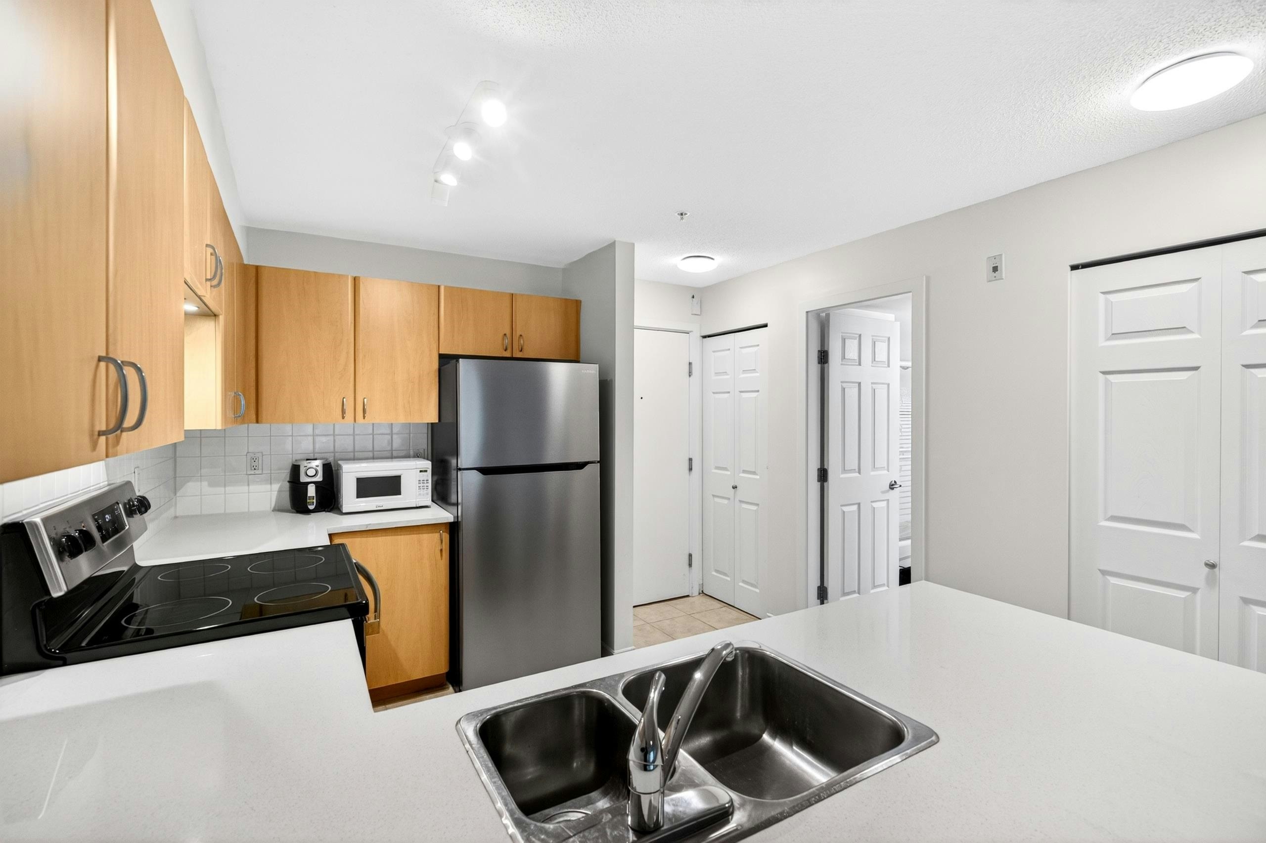 105-14859 100 Avenue, Surrey, BC, V3R 2V5 - 18