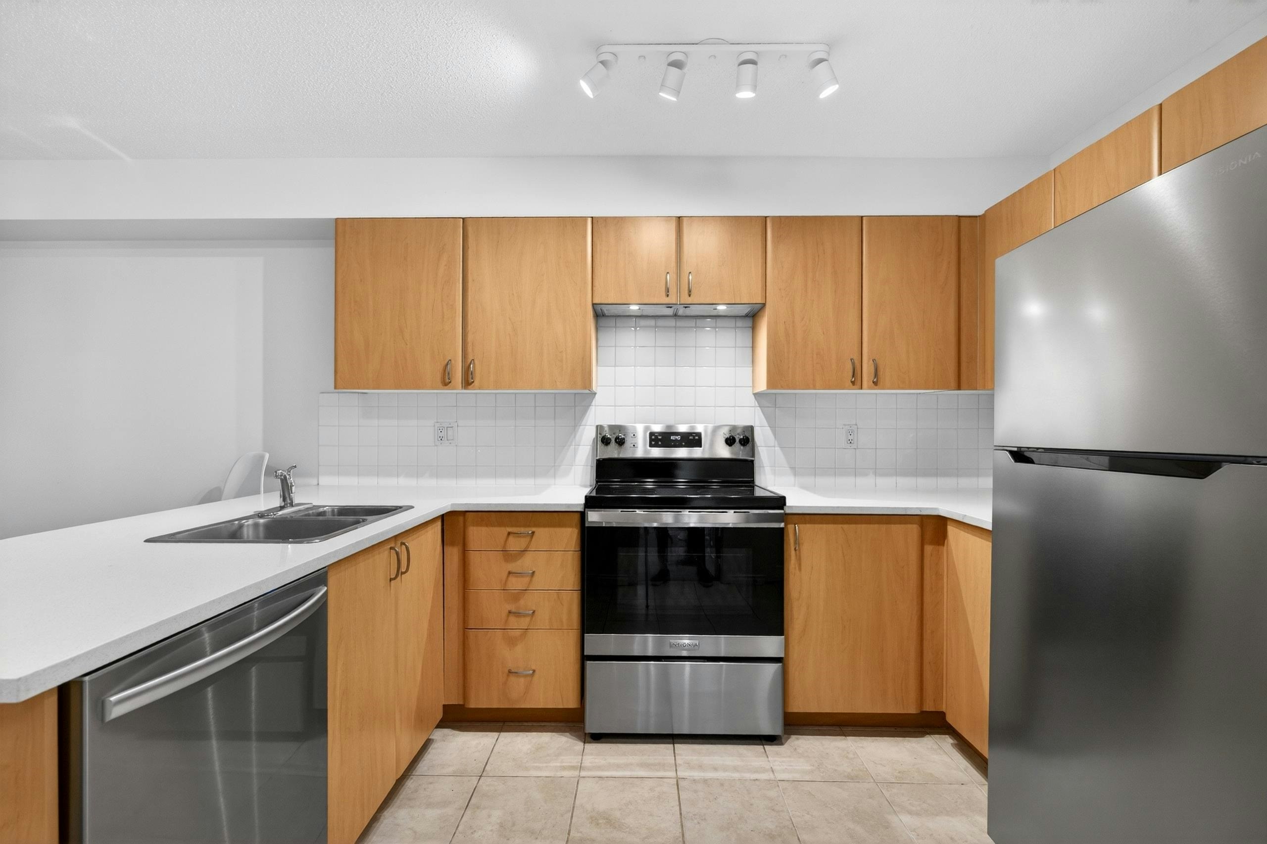 105-14859 100 Avenue, Surrey, BC, V3R 2V5 - 14