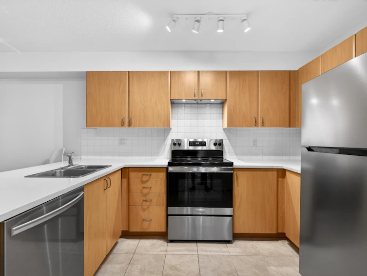 105-14859 100 Avenue, Surrey, BC, V3R 2V5 - 14