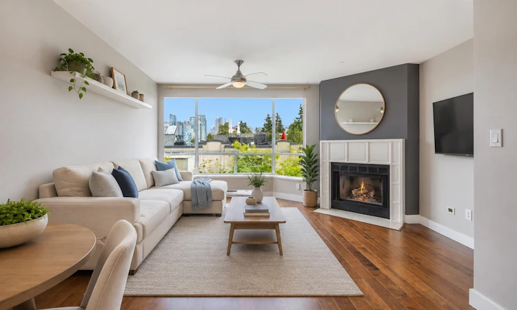 14-939 W 7th Avenue