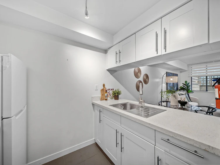 201-1270 Robson Street, Vancouver, BC, V6E 3Z6 - 14