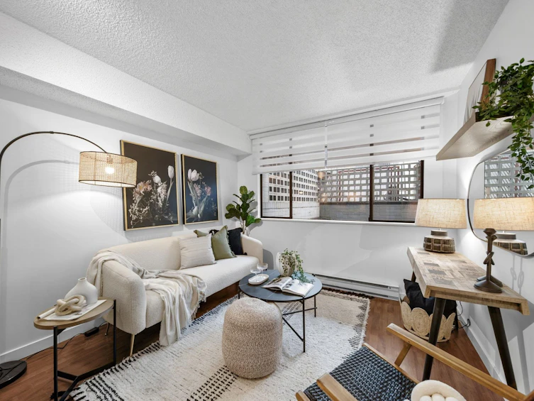201-1270 Robson Street, Vancouver, BC, V6E 3Z6
