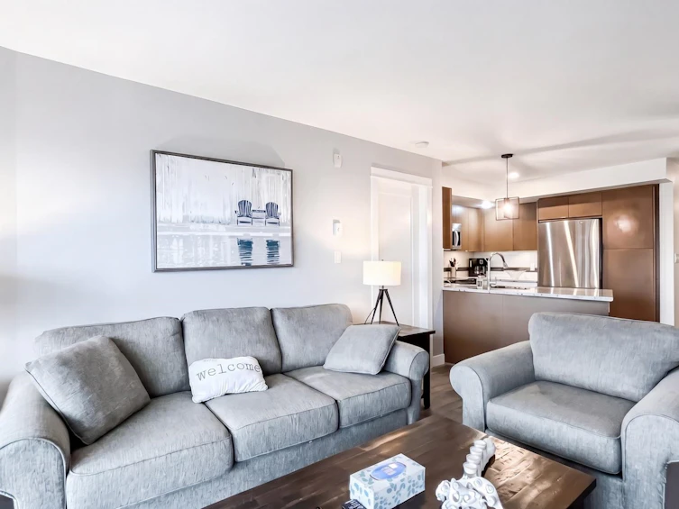 404-14955 Victoria Avenue, Surrey, BC, V4B 1G2 - 3