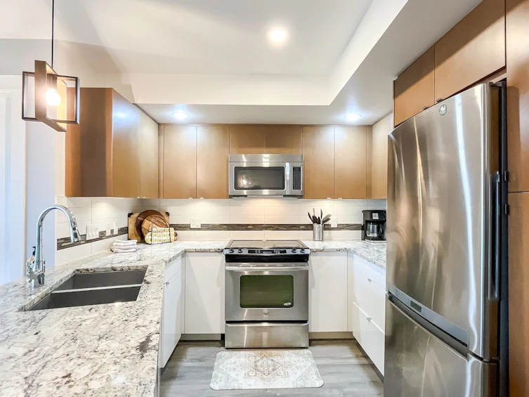 404-14955 Victoria Avenue, Surrey, BC, V4B 1G2 - 4