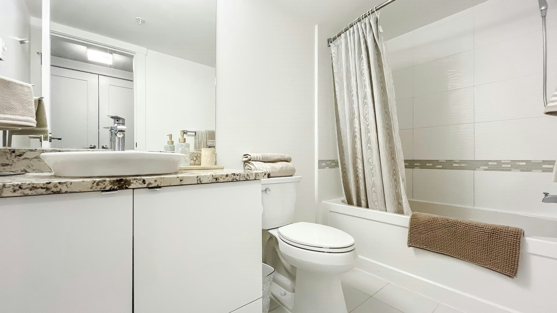 404-14955 Victoria Avenue, Surrey, BC, V4B 1G2 - 11