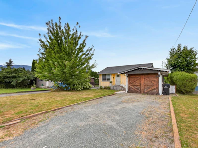 45407 Wellington Avenue - 3