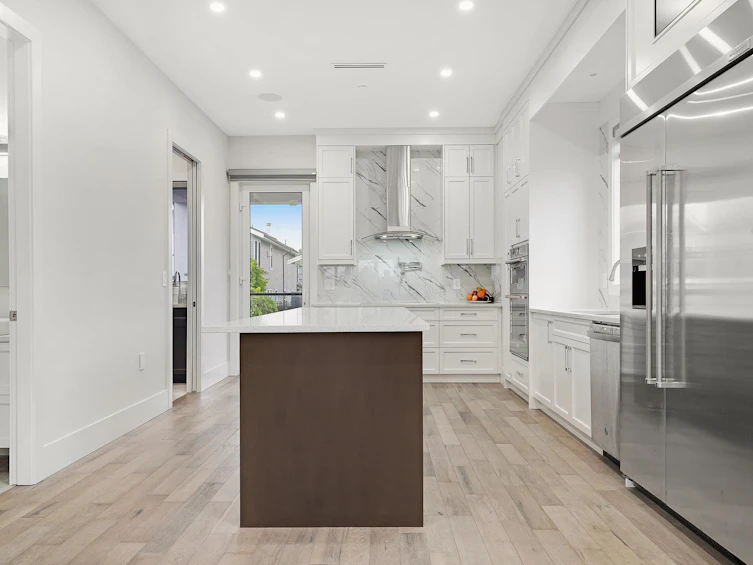 838 Stevens Street, Surrey, BC, V4B 4X2 - 2