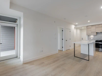 612-30494 Cardinal Avenue - 4