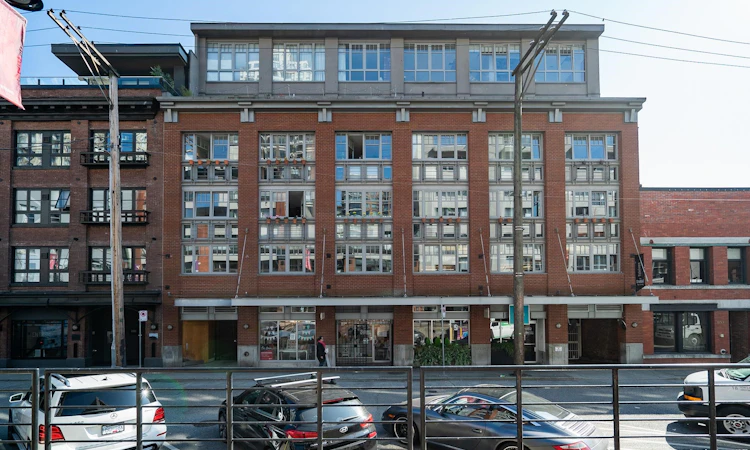 402-1072 Hamilton Street