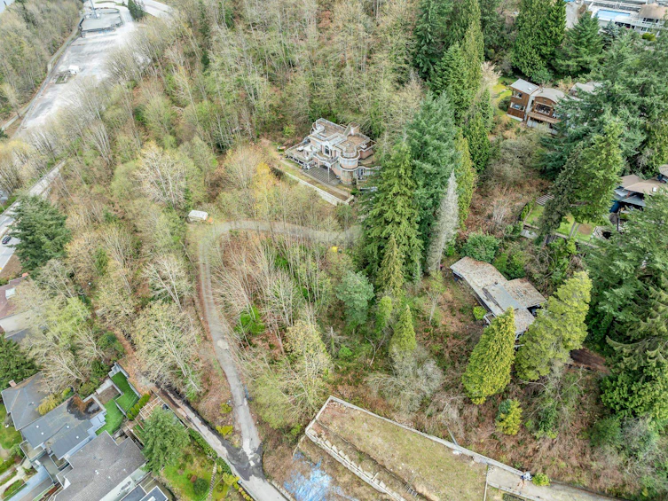 7235 Bayview Drive, Burnaby, BC, V5A 4T3 - 6