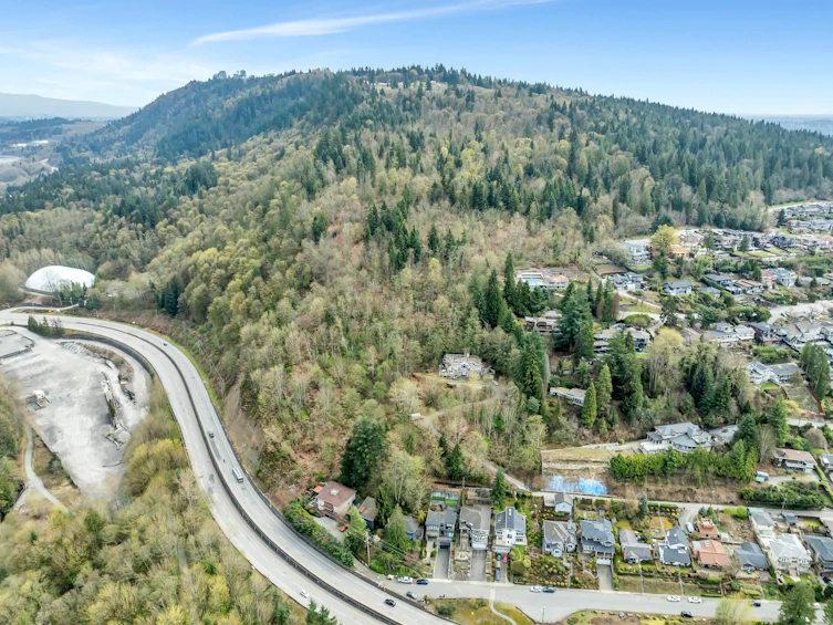 7235 Bayview Drive, Burnaby, BC, V5A 4T3 - 8