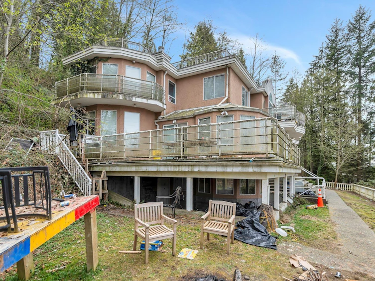 7235 Bayview Drive, Burnaby, BC, V5A 4T3 - 24