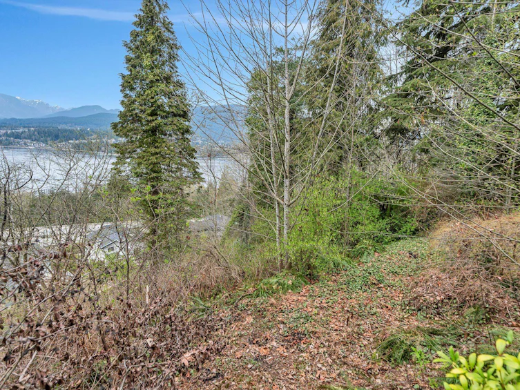 7356 Braeside Drive, Burnaby, BC, V5A 1G1 - 25
