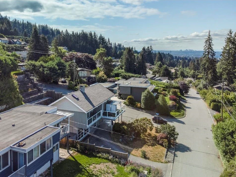 442 Monteray Avenue, North Vancouver, BC, V7N 3G2 - 2