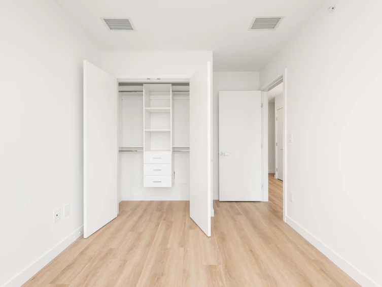 301-9675 King George Boulevard, Surrey, BC, V3T 0T7 - 5