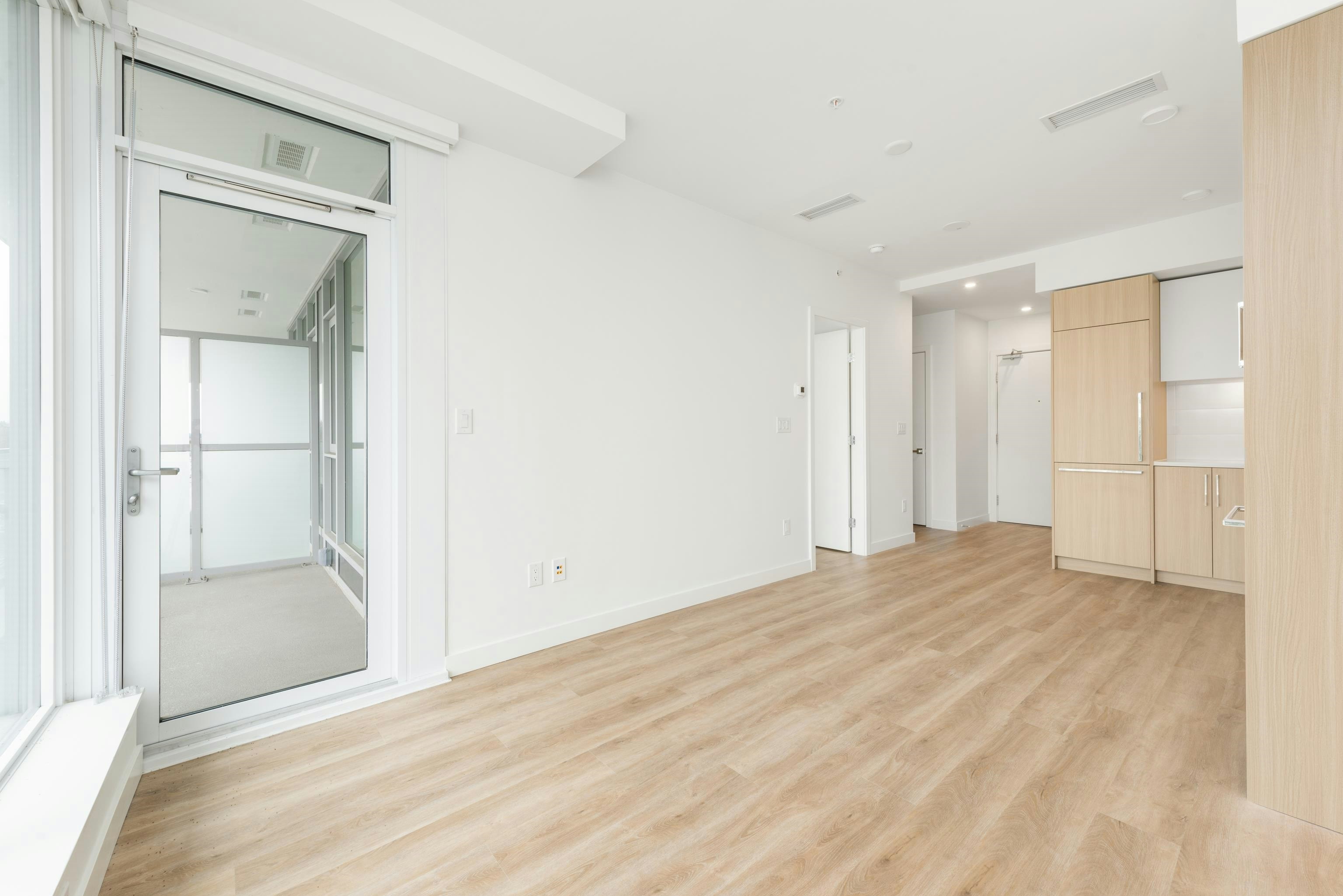301-9675 King George Boulevard, Surrey, BC, V3T 0T7 - 11