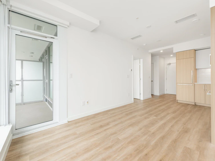 301-9675 King George Boulevard, Surrey, BC, V3T 0T7 - 11