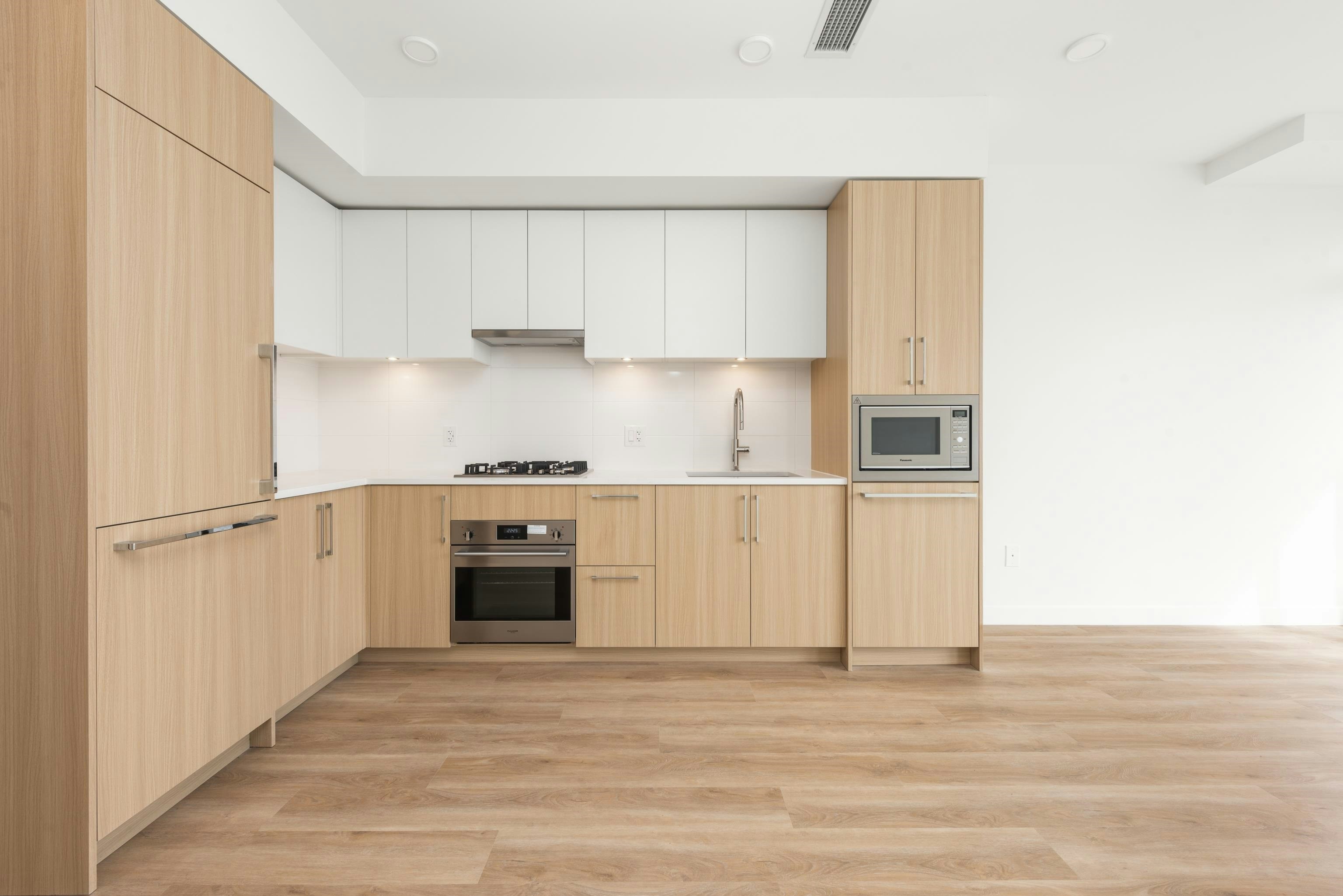 301-9675 King George Boulevard, Surrey, BC, V3T 0T7 - 7