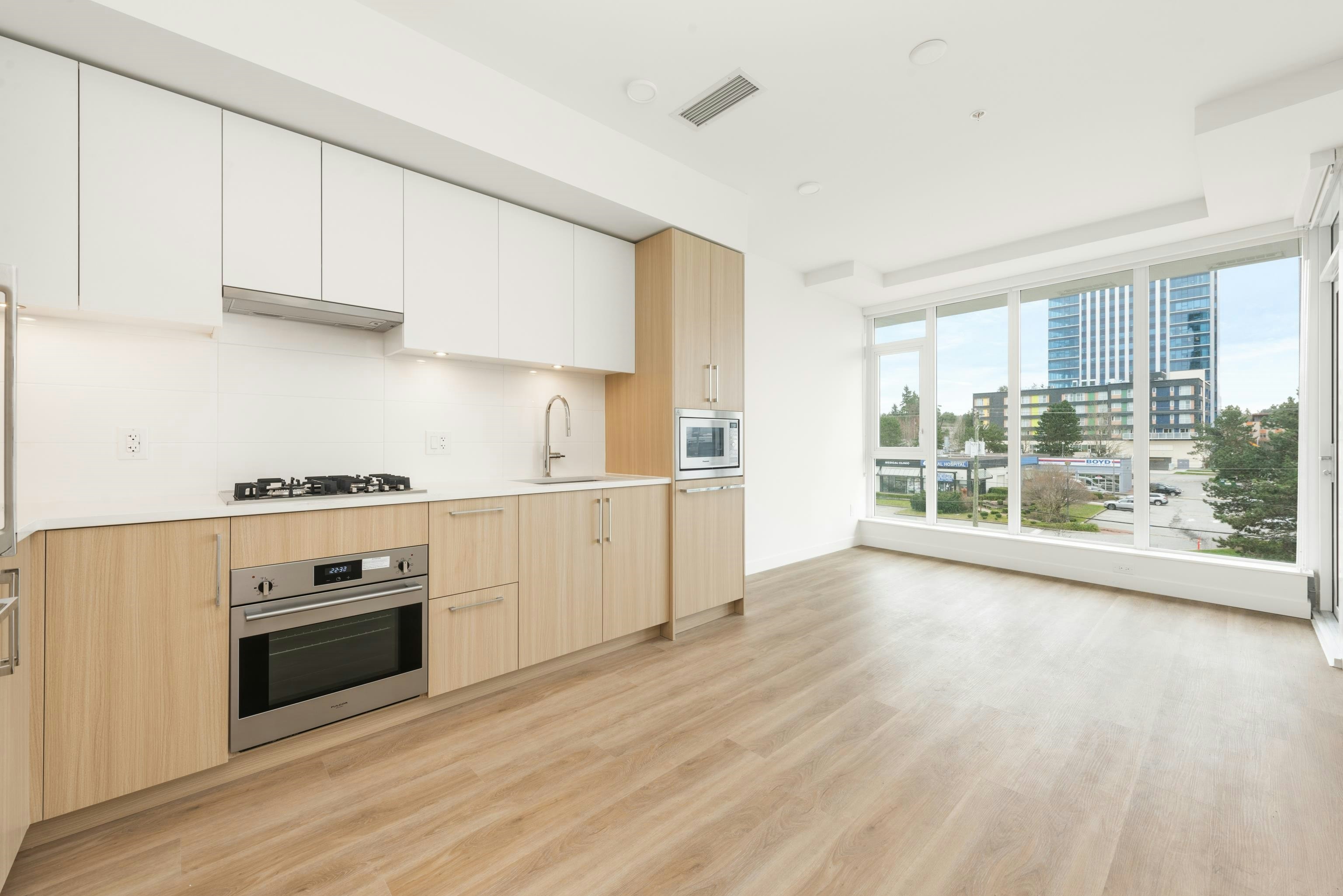 301-9675 King George Boulevard, Surrey, BC, V3T 0T7 - 13