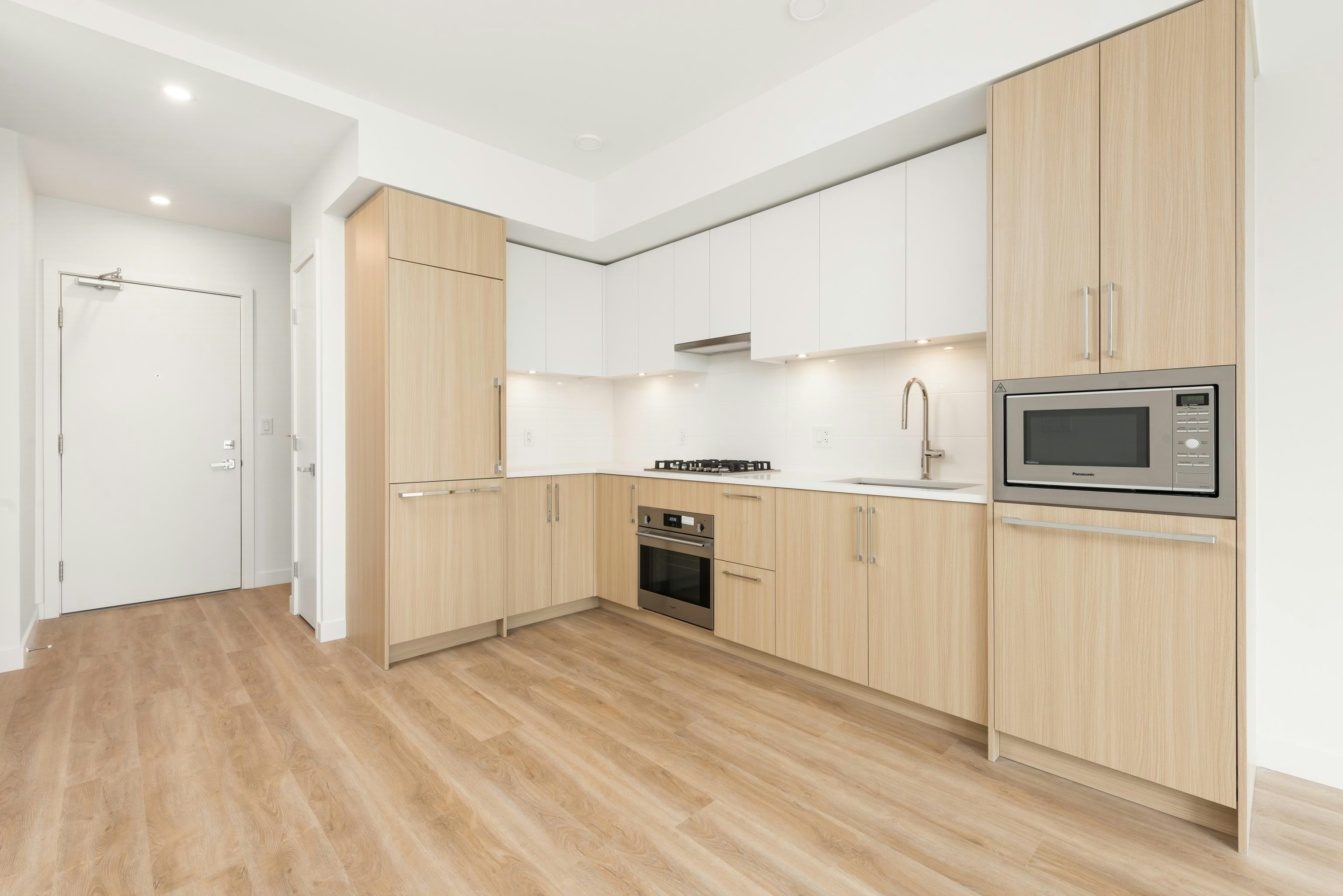 301-9675 King George Boulevard, Surrey, BC, V3T 0T7 - 8