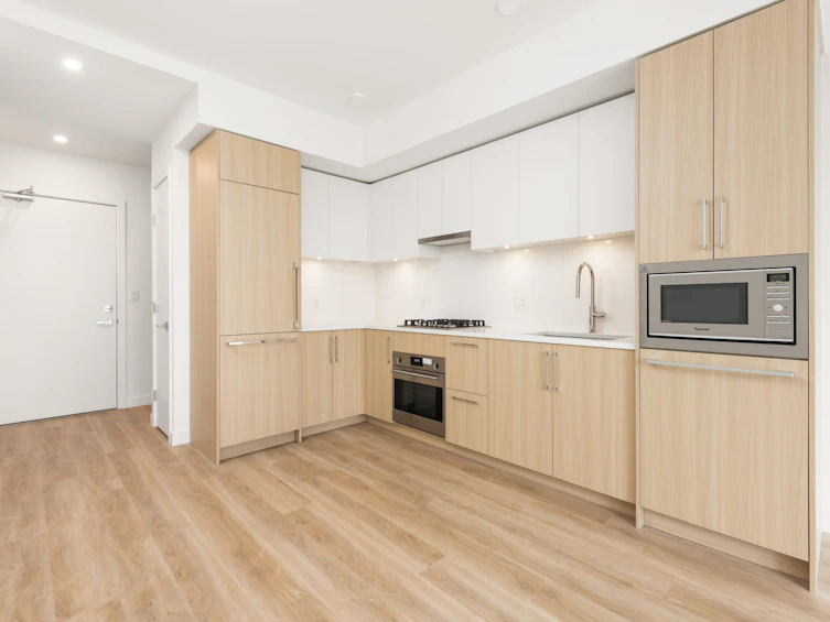 301-9675 King George Boulevard, Surrey, BC, V3T 0T7 - 8