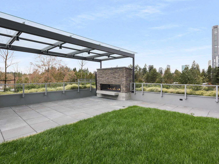 301-9675 King George Boulevard, Surrey, BC, V3T 0T7 - 30