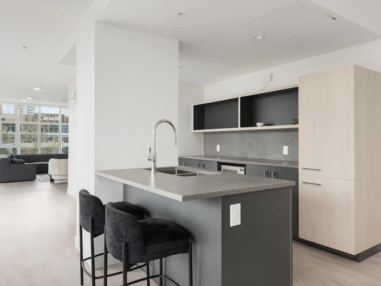 301-9675 King George Boulevard, Surrey, BC, V3T 0T7 - 27