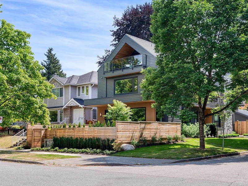 396 W 21st Avenue, Vancouver BC V5Y 2E5