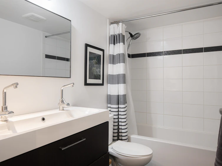 215-251 W 4th Street, North Vancouver, BC, V7M 1H8 - 15