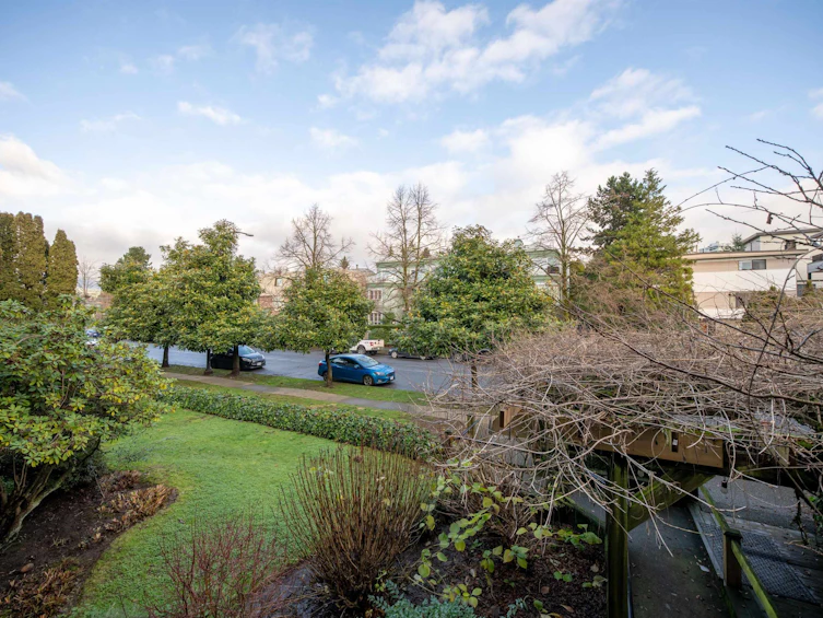 215-251 W 4th Street, North Vancouver, BC, V7M 1H8