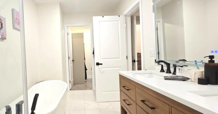 Upstairs-640 Stevens Drive, West Vancouver, BC, V7S 1C9 - 12
