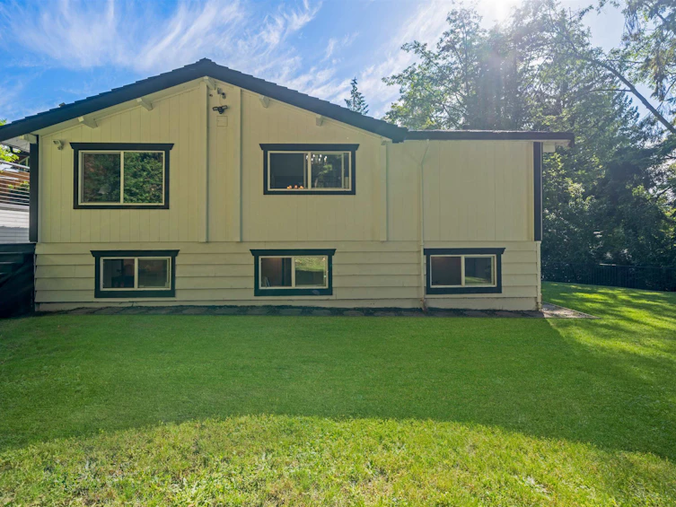 3870 Emerald Drive, North Vancouver, BC, V7R 3B8 - 38