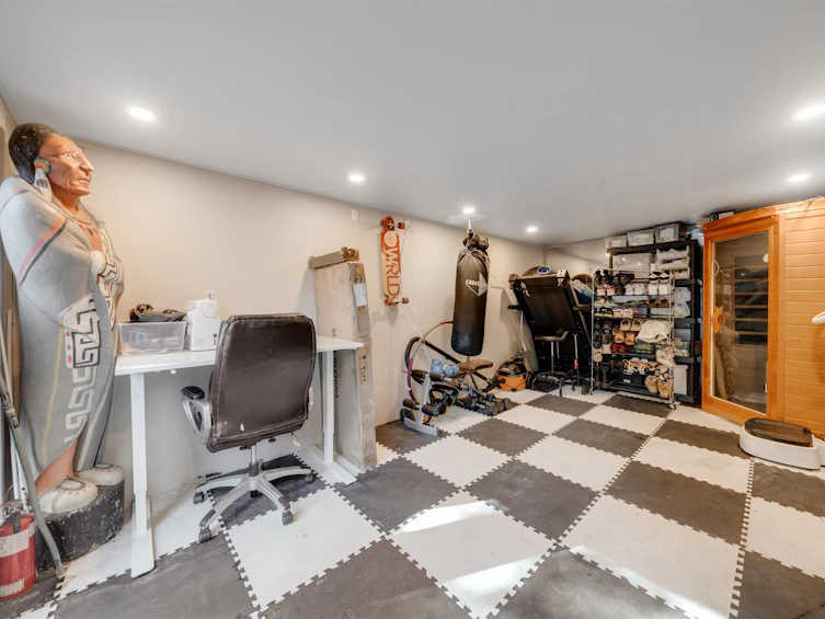3870 Emerald Drive, North Vancouver, BC, V7R 3B8 - 37