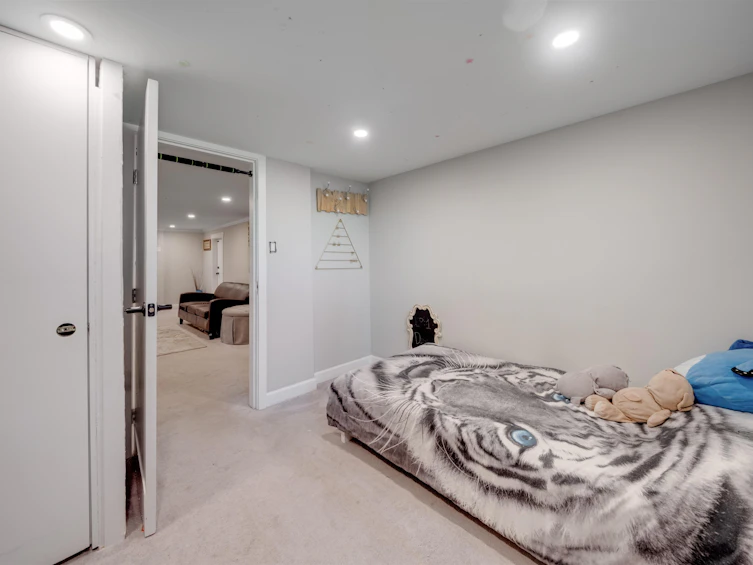 3870 Emerald Drive, North Vancouver, BC, V7R 3B8 - 30