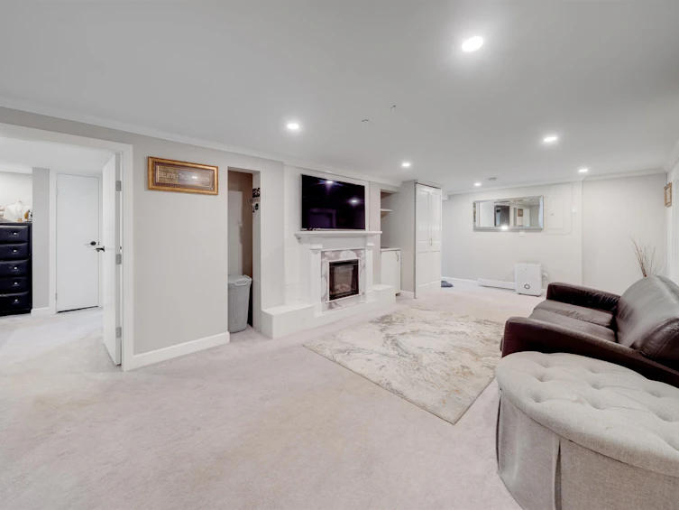 3870 Emerald Drive, North Vancouver, BC, V7R 3B8 - 24