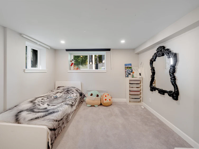 3870 Emerald Drive, North Vancouver, BC, V7R 3B8 - 34